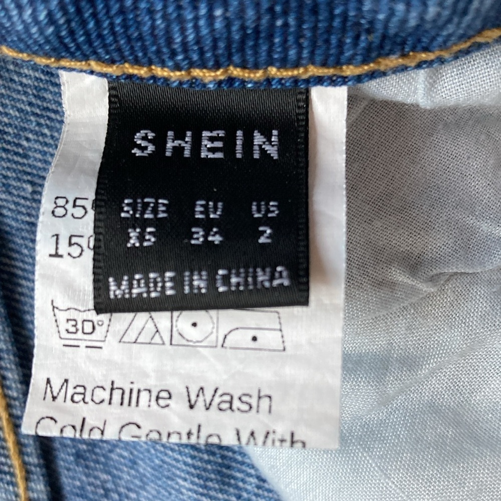 🛍️SHEIN Ripped Jeans🛍️ - Picture 2 of 3